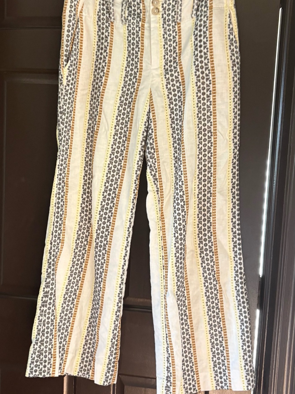 Anthropologie Women’s pants in White with Yellow, brown & gray appliqué accents